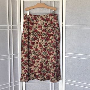 NWOT 🌹 Vintage Look Floral Skirt